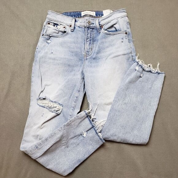 ABERCROMBIE & Fitch • Mid rise Boyfriend Jean in Medium Blue Distressed • 26 - Picture 3 of 14